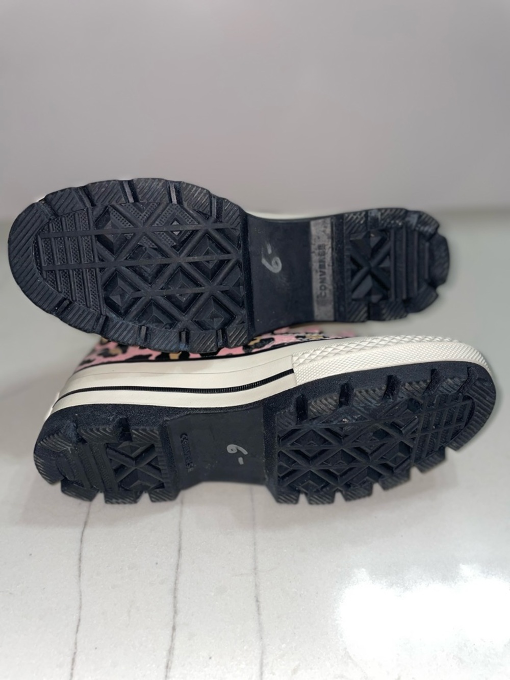 Converse Chuck Taylor All Star Cheetah Print High Top Sneakers Womens Size 6 - Picture 10 of 10